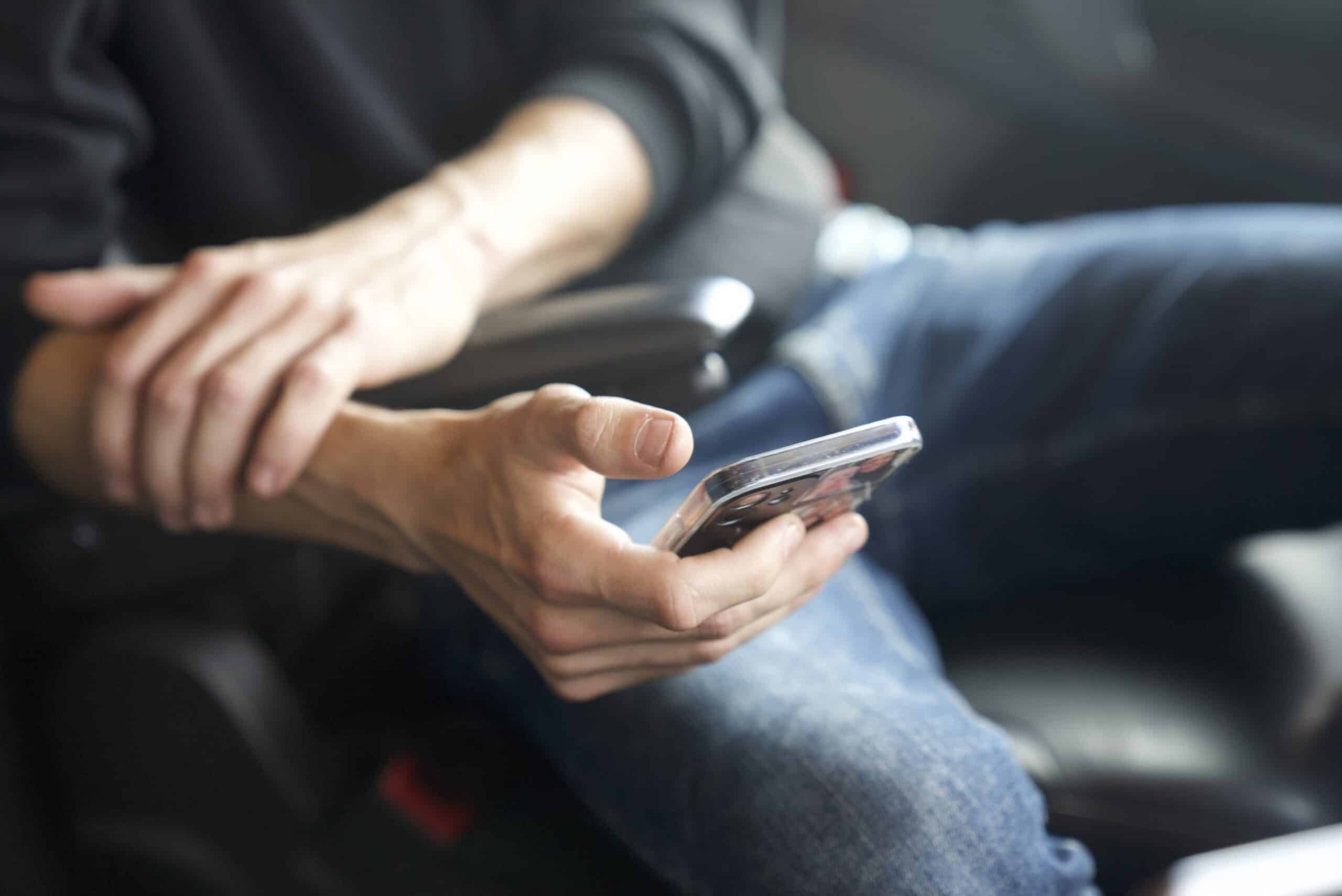 Tidsregistrere uden bøvl med CustomOffice's app