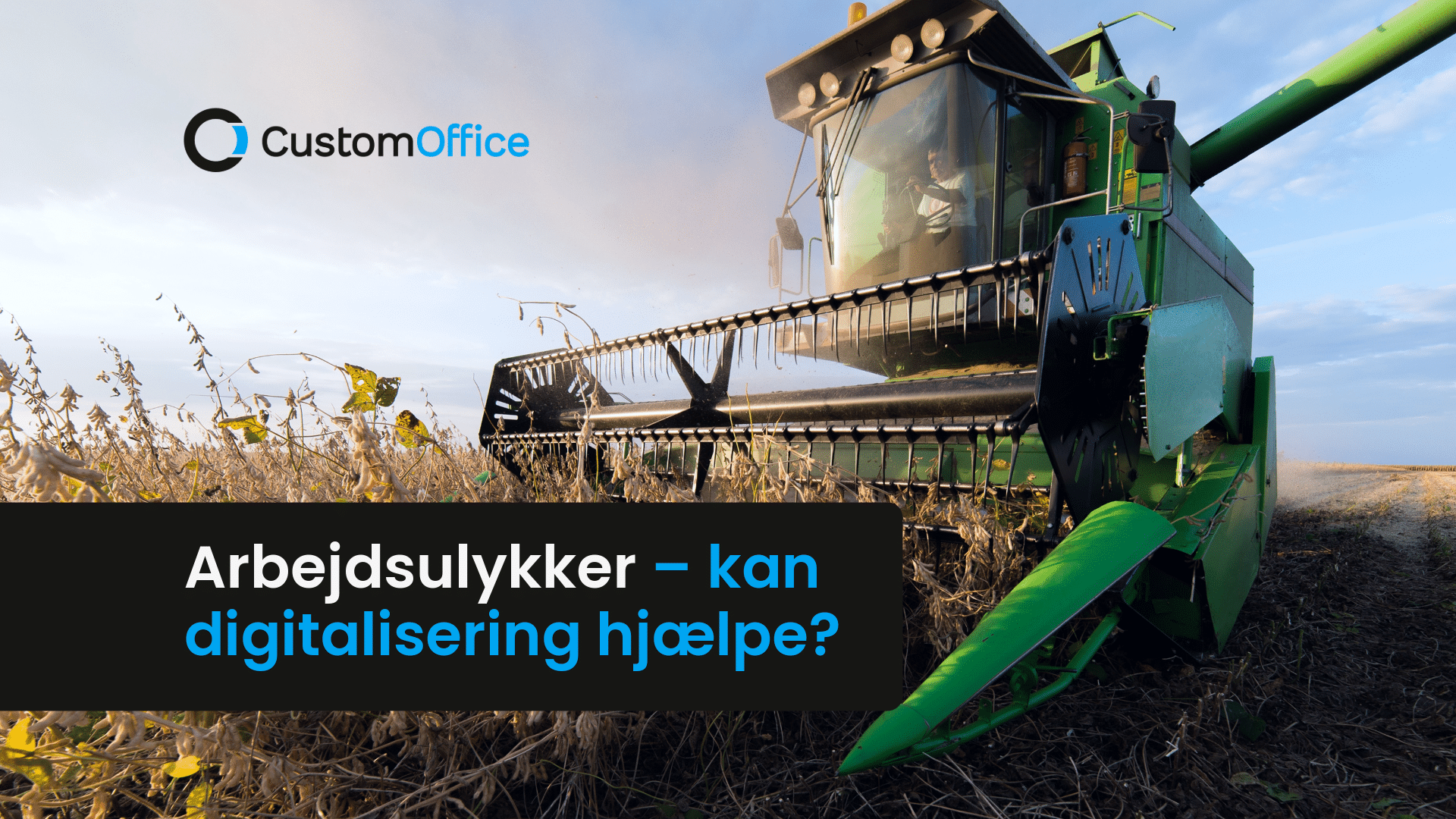 Mejetærsker i mark under høst – illustration til artikel om arbejdsulykker i landbruget og hvordan digitalisering kan forbedre arbejdssikkerheden.